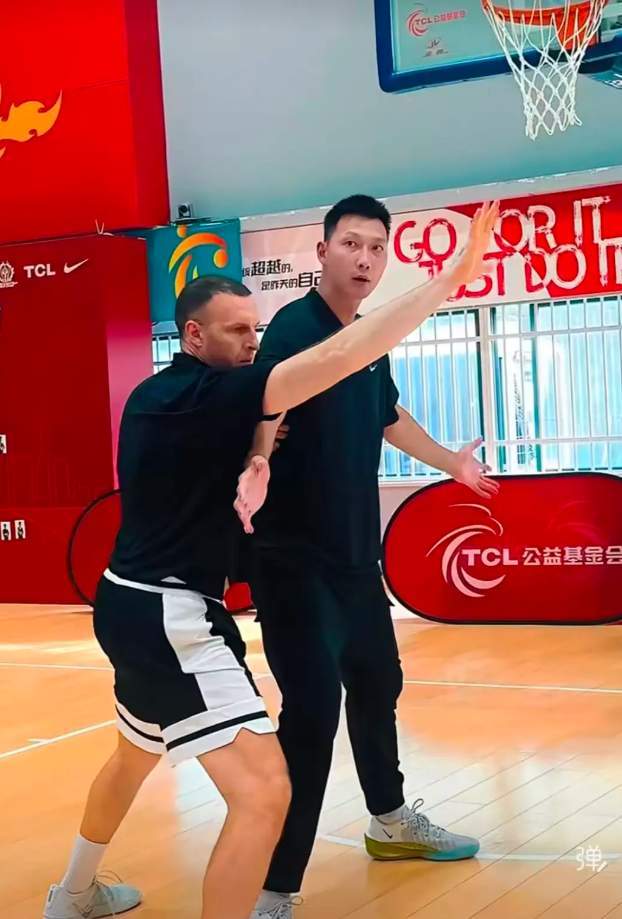 开云部门-恭喜广东，易建联终于回归了，重返球场，新岗位曝光，朱芳雨期待
